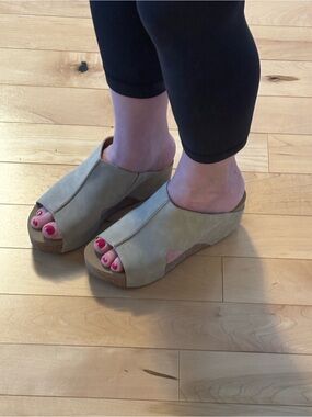 Volatile Beige Open-Toe Suede Slip-On Mules